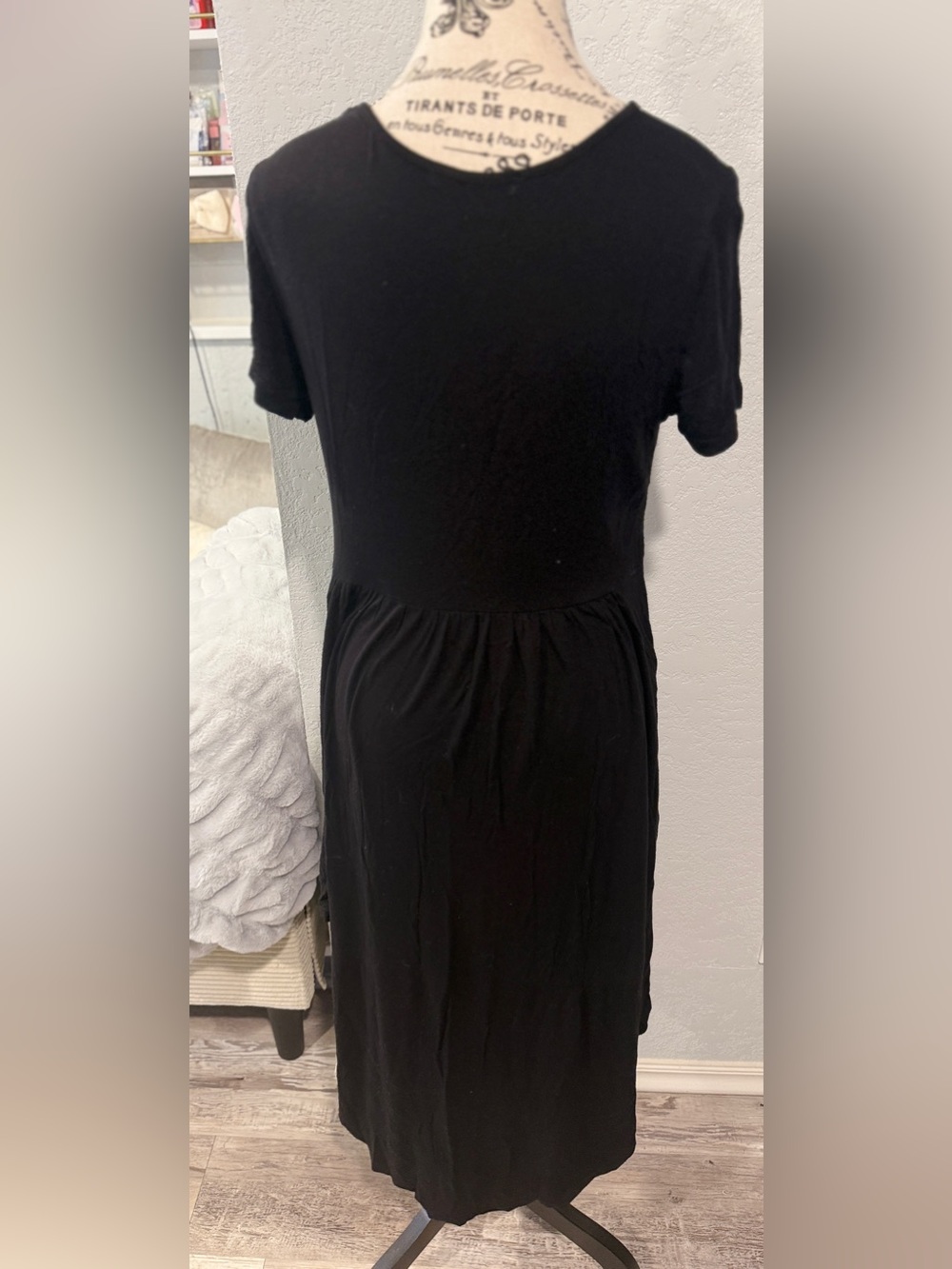 Amazon Black Maternity Dress Medium Short Sleeve Babydoll Empire Waist Flowy - Picture 5 of 7